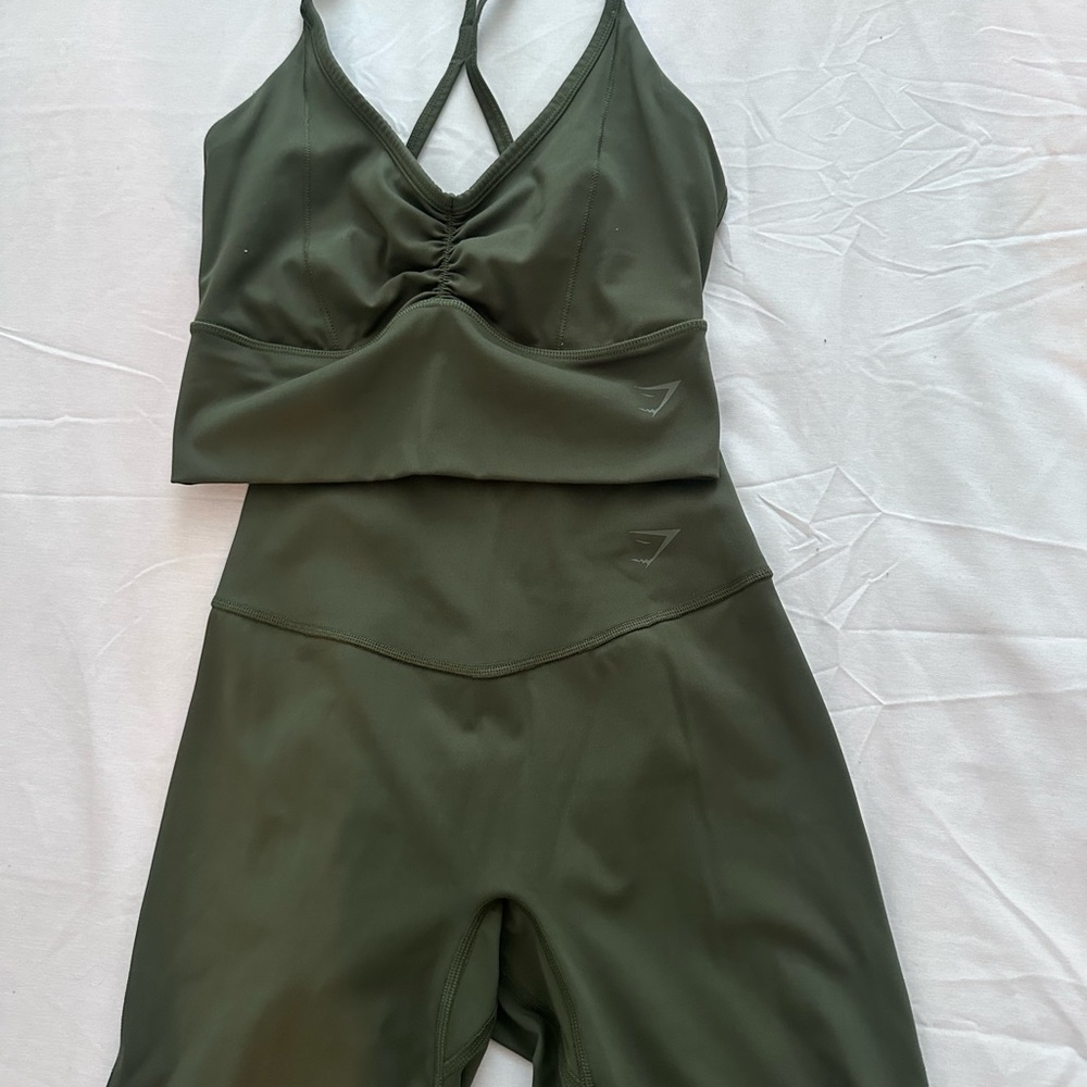 GymShark Elevate Longline Sports Bra & Shorts Set - Picture 3 of 6